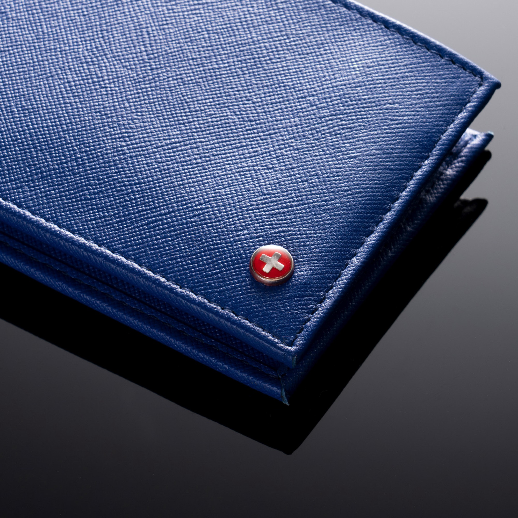 Alpine Swiss Mens Wallet Genuine Leather Removable ID Card Case Bifold